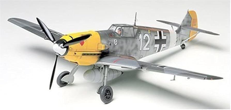 タミヤ　1/48 メサシュミットBf109E-4/7TROP Amazon.com: TAMIYA 1/48 BF109E-4/7 Trop TAM61063 Plastic